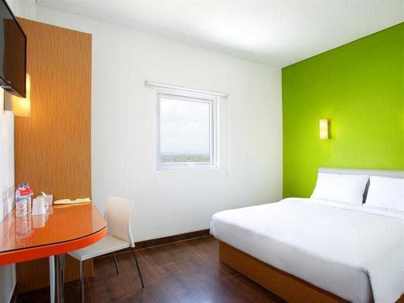 Amaris Hotel Ponorogo Eksteriør billede